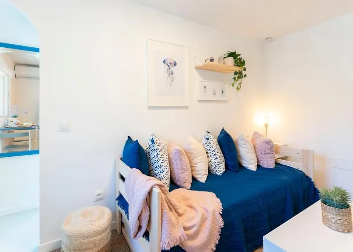 De Un Cerca De La Playa * إِستيبونا